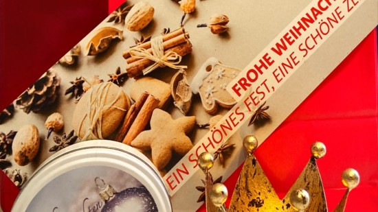 Eine Grußkarte, Bonbons und ein Teelicht waren das Weihnachtspräsent für die älteren Mitglieder im Ortsverein der SPD
