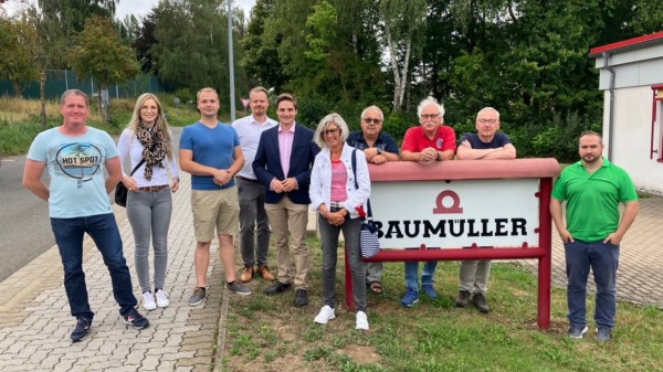 Ratsmitglieder haben die Immobile der Firma Baumüller besichtigt